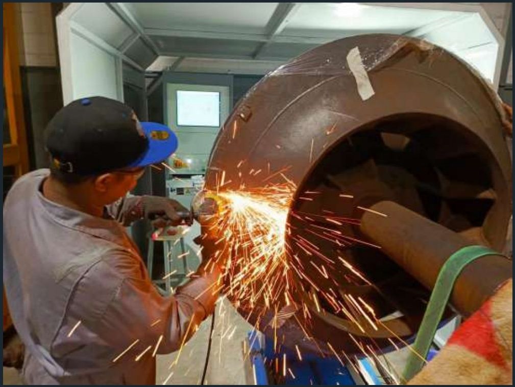 Pulido de impulsor de bomba centrífuga con herramienta eléctrica