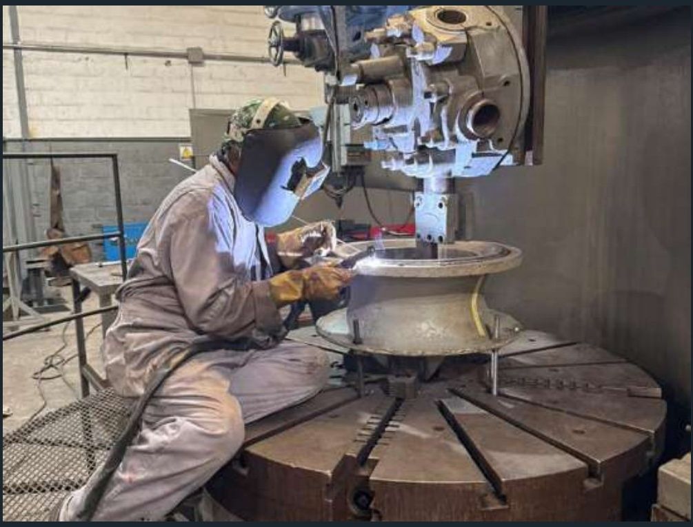 Soldadura de pieza montada sobre torno